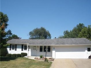 215 Nickolet St, Fairfax, IA 52228