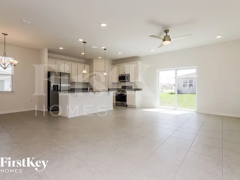 543 Crown Rose Dr — Photo 3