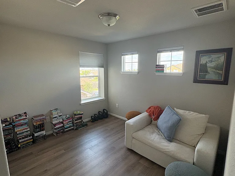 112 Schuster Ct — Photo 18