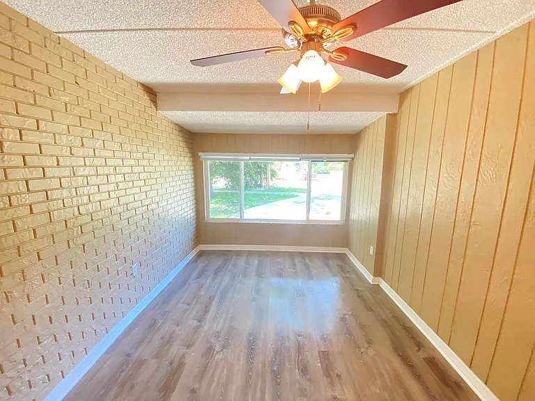 908 Teatro Ct — Photo 15
