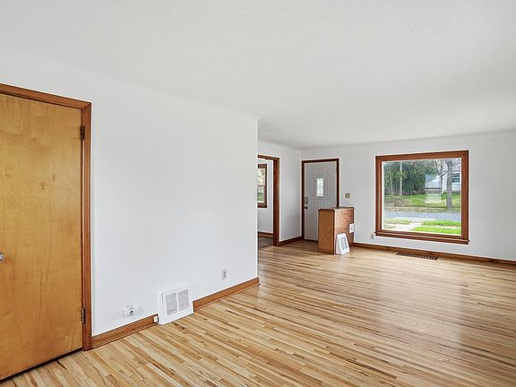 2nd image of 5701 38th Ave S