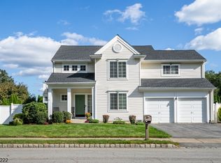 11 Kates Turn, Oak Ridge, NJ 07438