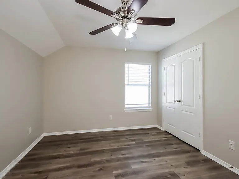 1089 Shadow Glenn Dr — Photo 12