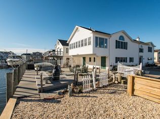 70 Yacht Club Rd, Babylon, NY 11702