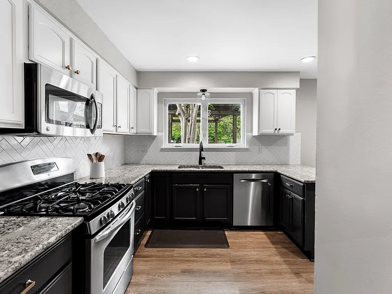 11600 Parkfield Dr — Photo 13