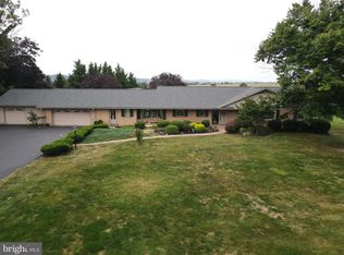 1680 Clear Spring Rd, Mount Joy, PA 17552