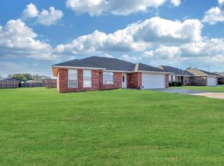 1613 Sommerset Pl, Altus, OK 73521