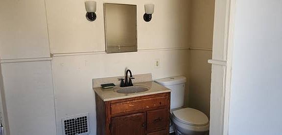 5th image of 48 Eleanor Ave