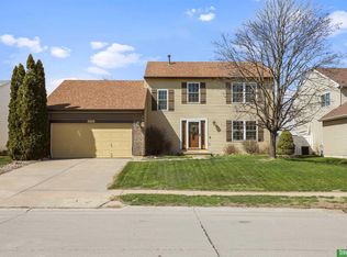 15710 T St, Omaha, NE 68135