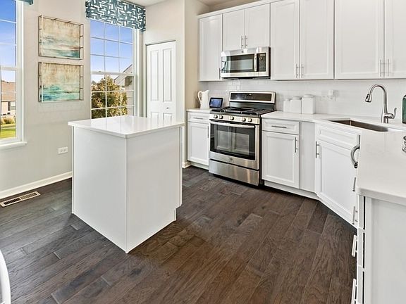 3rd image of 2728 Fieldcrest Dr #3104