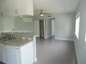820 3rd St #14 — Photo 7