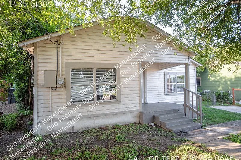 1435 Gibbs — Photo 3