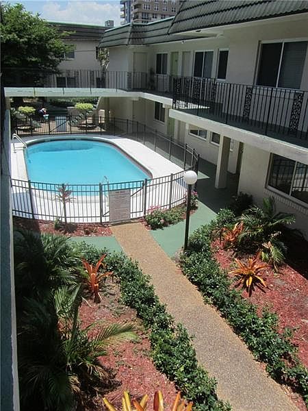 1st image of 1000 SE 15th St APT 202