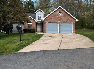 6188 Greenbriar Ln, Fayetteville, PA 17222