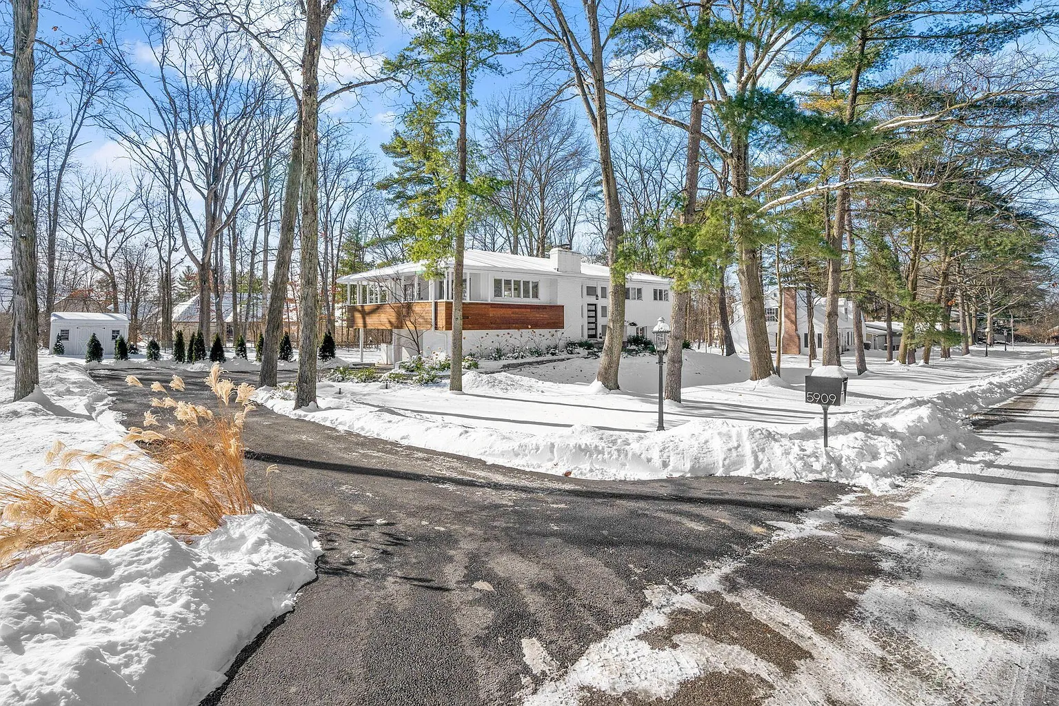5909 Whitman Rd photo 1