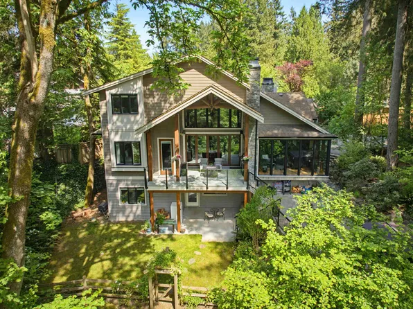 3649 202nd St, Langley, BC V3A 1R6