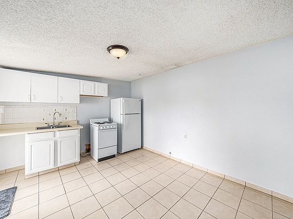 C Kitchen-living_07312025