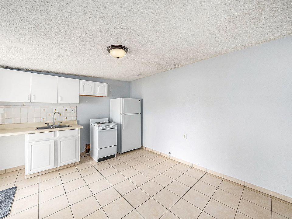 C Kitchen-living_07312025