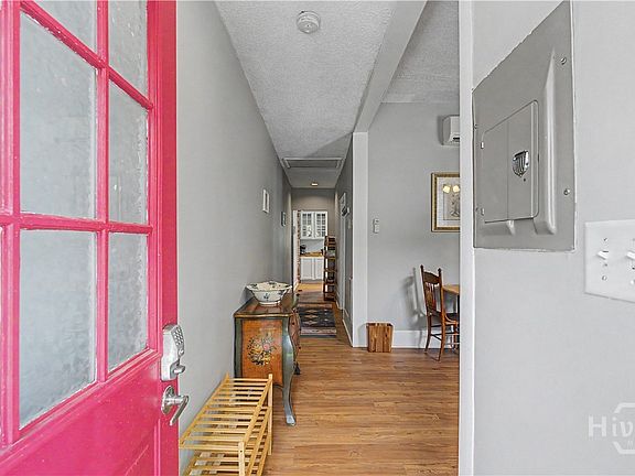 2nd image of 530 E Gordon Lane