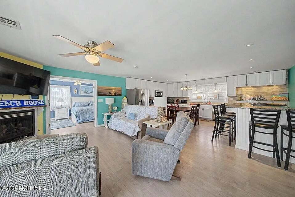 2 bed, 2000 sqft, $2,500 — Photo 4