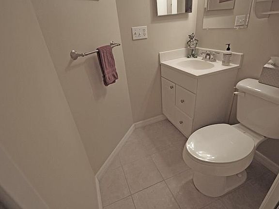 4th image of 611 SW South River Dr APT 103