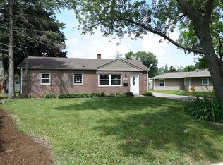 205 Fairway Rd, Carpentersville, IL 60110