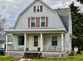 108 N Warren St, Watertown, WI 53094