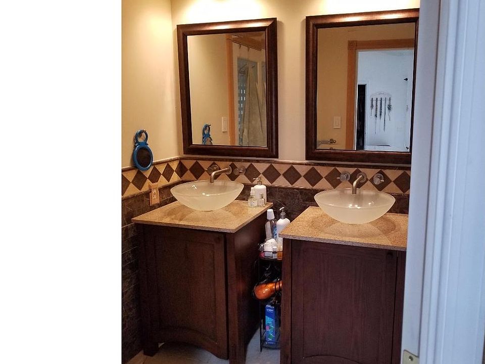 2nd image of 1305 Barbaras Ct