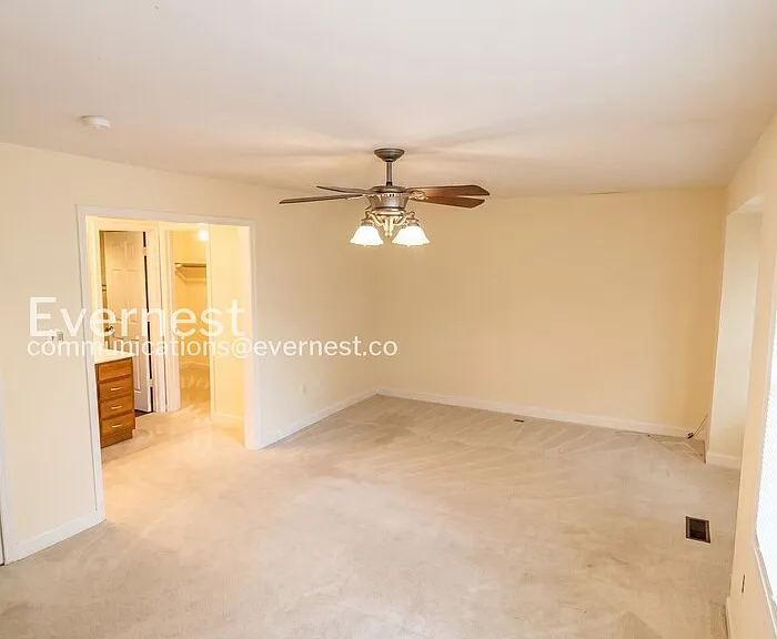 12135 Salemtown Dr — Photo 10