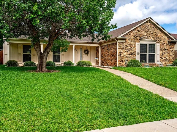 2813 Naples Dr, Garland, TX 75040