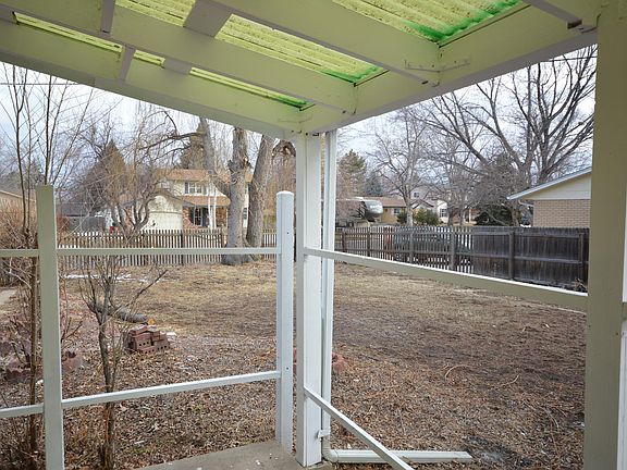 Wonderful backyard with covered patio
