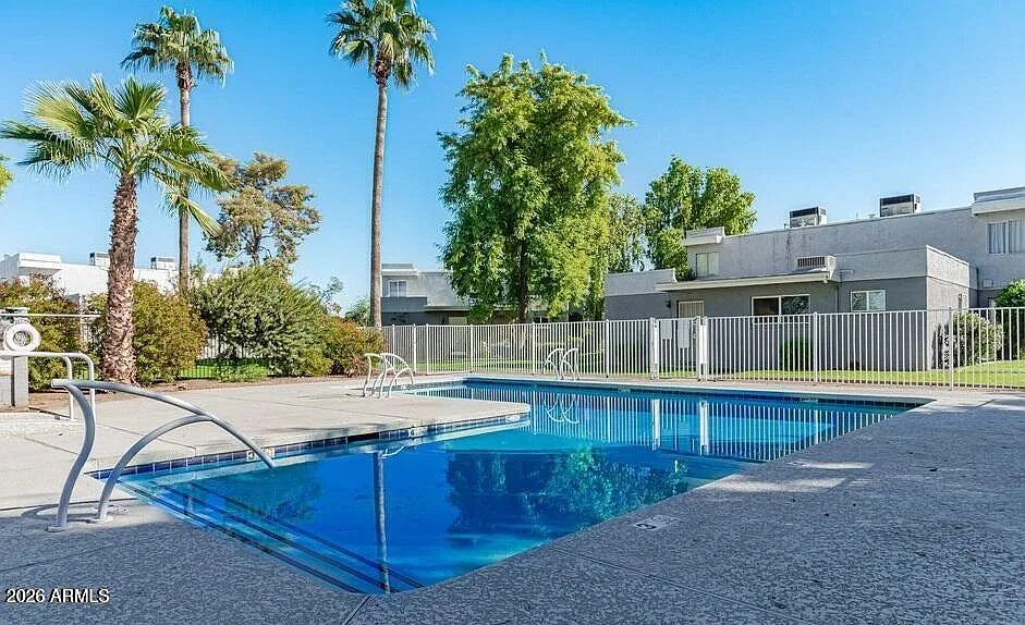 2 bed, 1.0 bath, 837 sqft, $1,350 — Photo 1