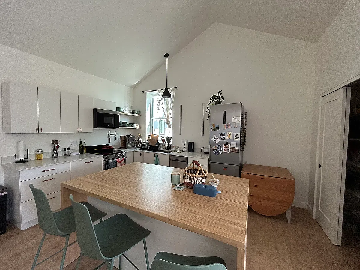 2 bed, 980 sqft, $2,500 — Photo 2