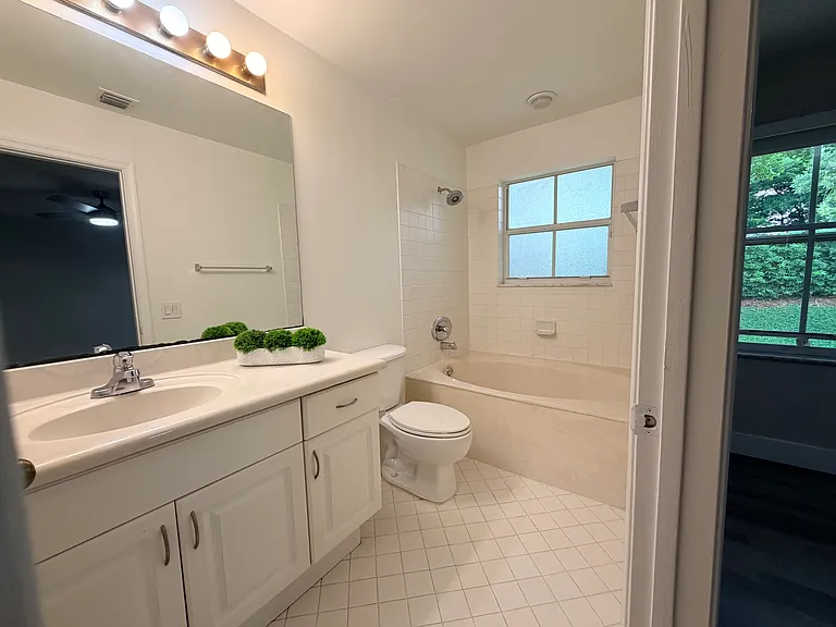 1547 Zenith Way — Photo 17