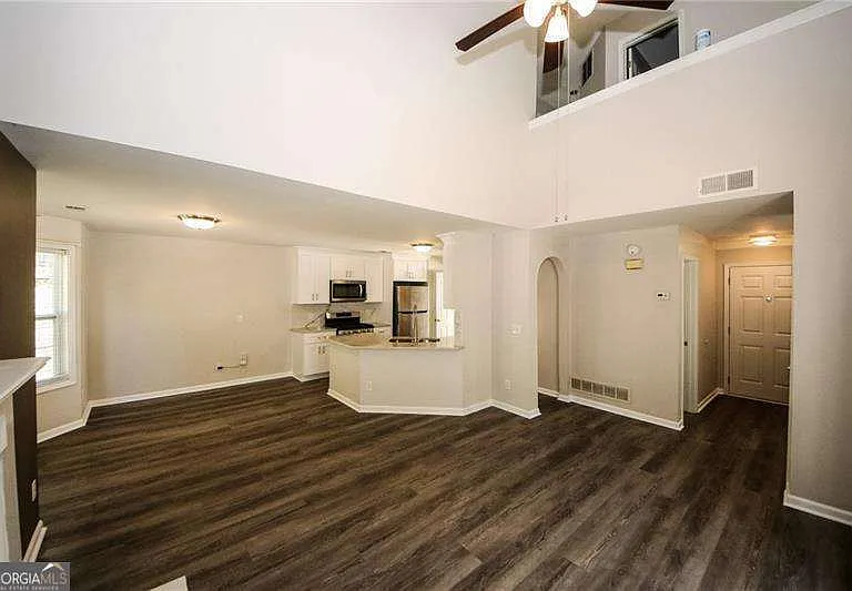 121 Stoneforest Dr — Photo 9