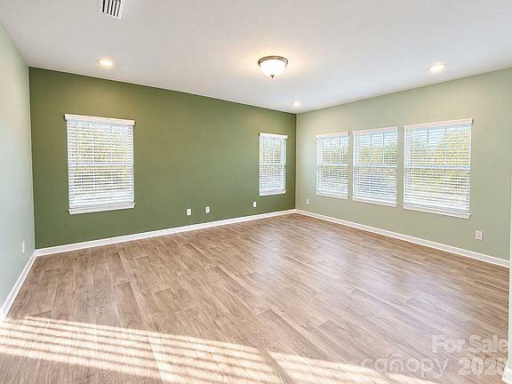 4th image of 404 Babbling Brook Ln
