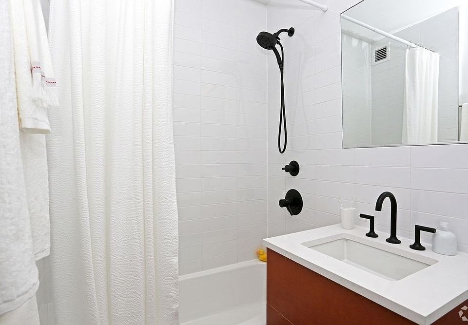1st image of 250 E Houston St APT 3H
