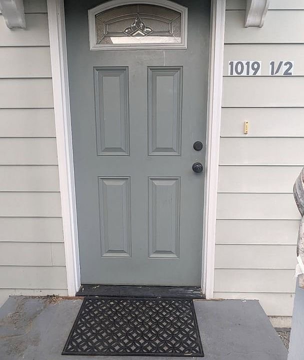 1st image of 1019 1/2 5th St
