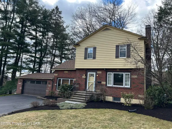 40 Druid Hills Dr, Shavertown, PA 18708