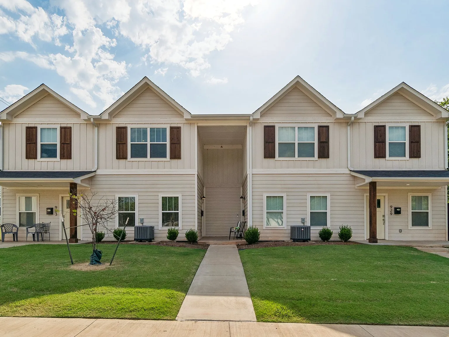 3 bed, 1600 sqft, $2,625 — Photo 1