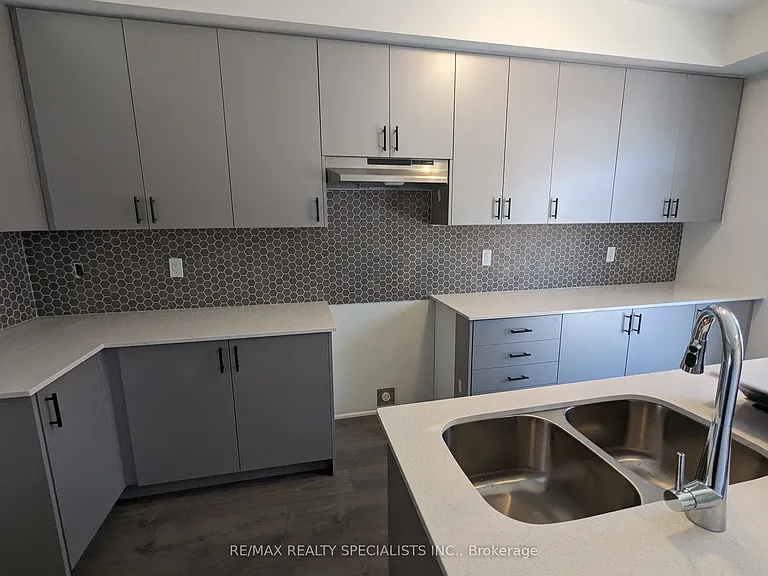 790 Kootenay Path — Photo 3