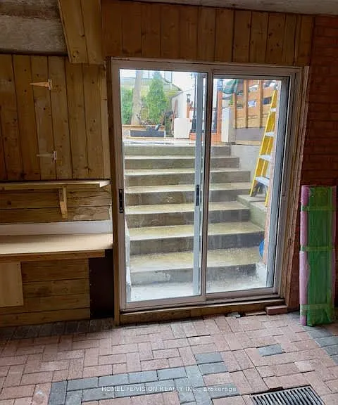 245 Floyd Ave #BASEMENT — Photo 3