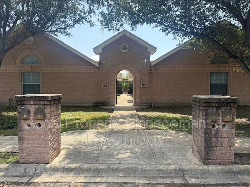 1st image of 1902 Bahamas Dr APT 3