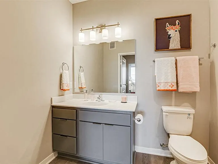 Maven Apartments — Photo 9