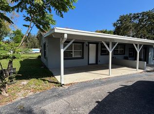 822 S Lone Oak Dr, Leesburg, FL 34748