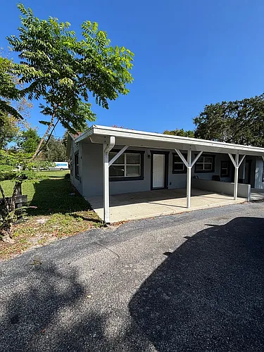 822 S Lone Oak Dr Photo 1