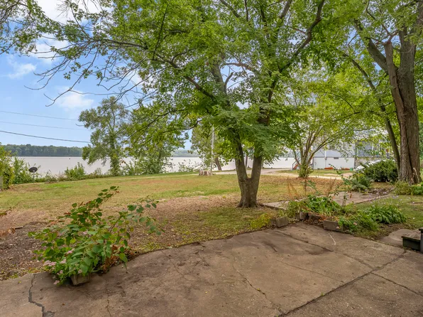 3391 Water St, Muscatine, IA 52761