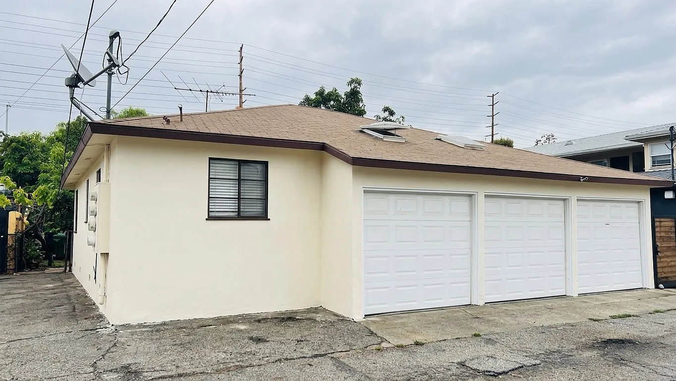 2 bed, 920 sqft, $3,750 — Photo 3