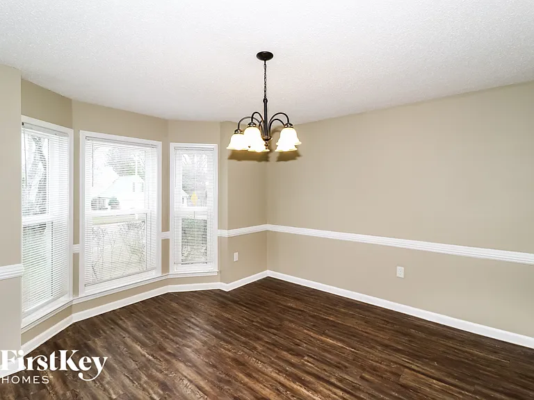 8117 S Regis Pl — Photo 6