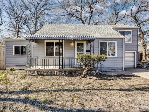 527 N Meridian Ave, Valley Center, KS 67147